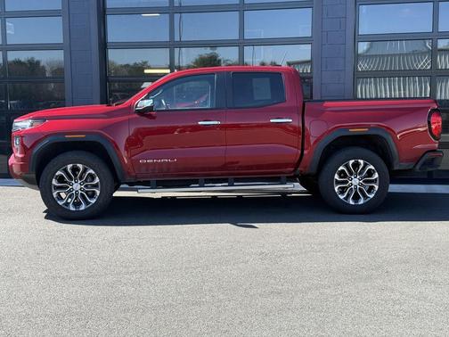 2023 GMC Canyon Denali