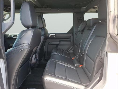 Avalanche Gray 2026 Ford Bronco Outer Banks