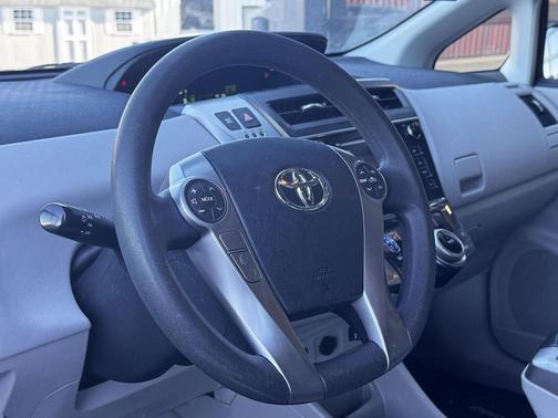 2016 Toyota Prius v Two