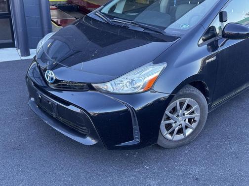 2016 Toyota Prius v Two