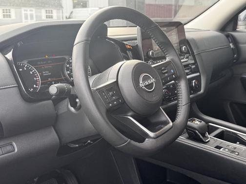 2025 Nissan Pathfinder SV 4WD