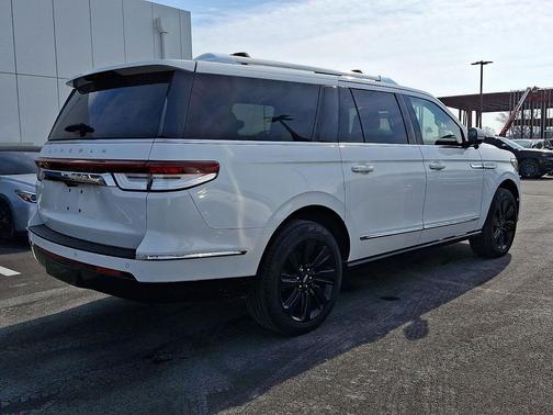 2023 Lincoln Navigator Reserve
