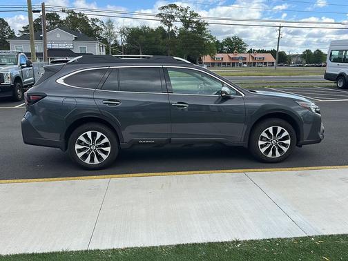Magnetite Gray Metallic 2024 Subaru Outback Touring XT