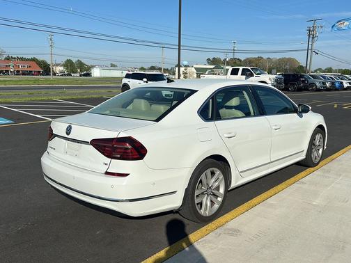 Pure White 2017 Volkswagen Passat 1.8T SEL Premium