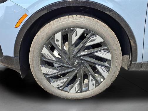 Whisper Blue Metallic Clearcoat 2026 Lincoln Nautilus Reserve