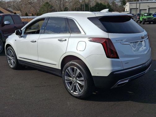 2022 Cadillac XT5 Premium Luxury