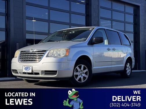 2010 Chrysler Town & Country New LX