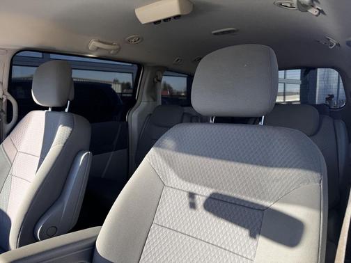 2010 Chrysler Town & Country New LX