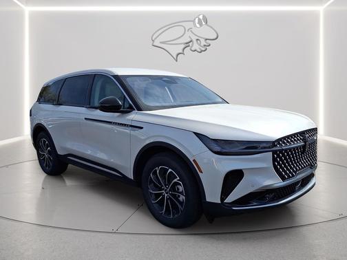 White Platinum Metallic Tri-Coat 2026 Lincoln Nautilus Premiere