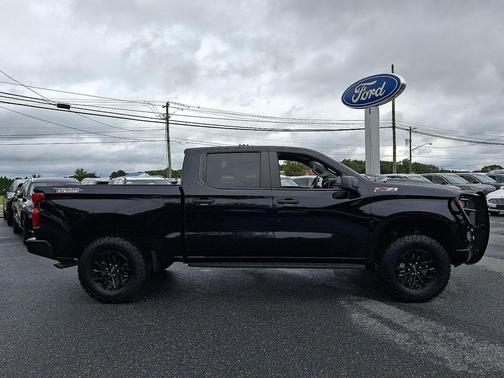 2024 Chevrolet Silverado 1500 Custom Trail Boss
