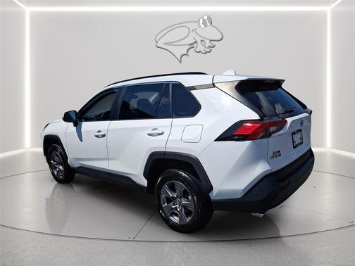 Ice Cap 2024 Toyota RAV4 XLE
