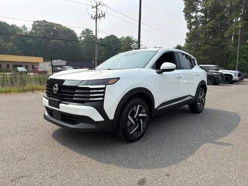 Aspen White Tri 2025 Nissan Kicks SV