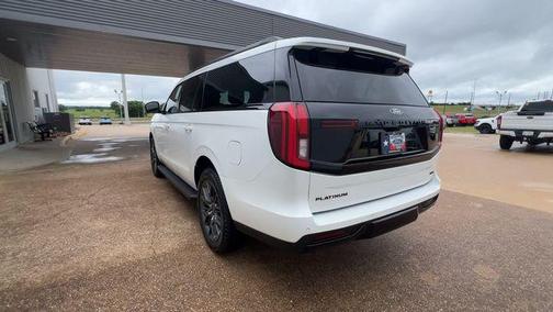 Star White Metallic Tri-Coat 2026 Ford Expedition Max Platinum