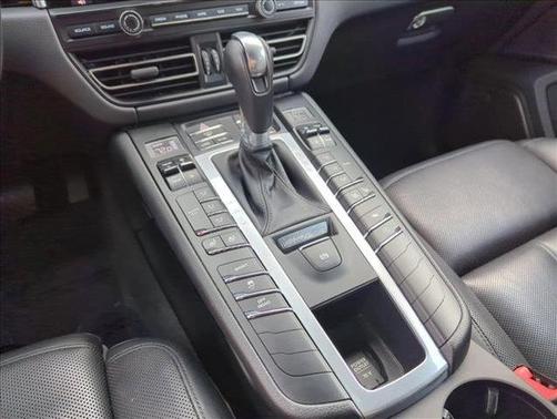 2020 Porsche Macan Base