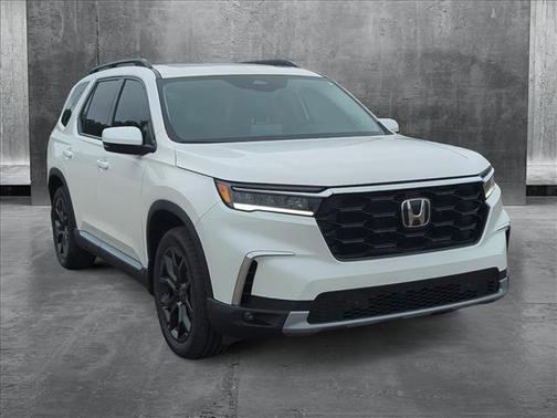 2025 Honda Pilot Touring 8-Passenger
