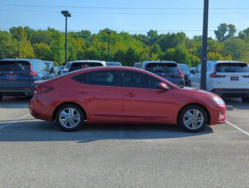 2019 Hyundai ELANTRA SEL
