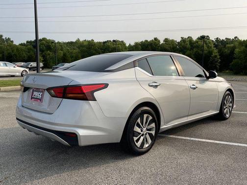 2022 Nissan Altima S FWD