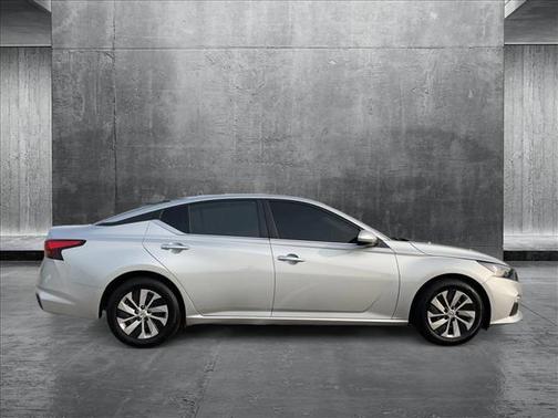 2022 Nissan Altima S FWD