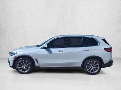 Mineral White Metallic 2021 BMW X5 xDrive40i