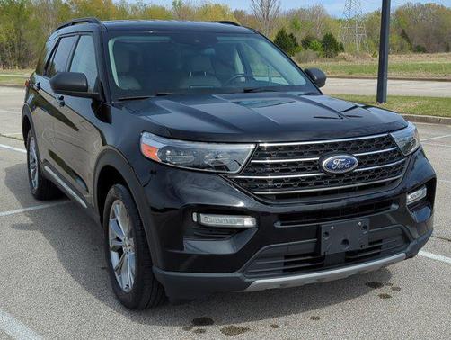 Agate Black Metallic 2022 Ford Explorer XLT