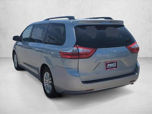 2016 Toyota Sienna XLE