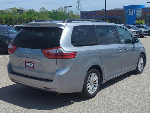 2016 Toyota Sienna XLE