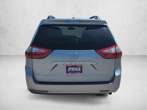 2016 Toyota Sienna XLE