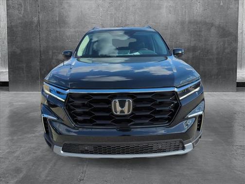 2025 Honda Pilot Touring 8-Passenger