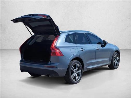 2018 Volvo XC60 T5 Momentum