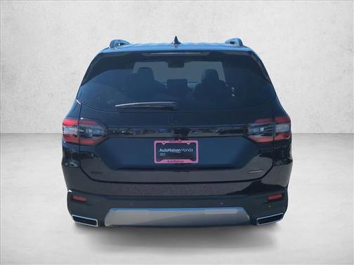 Crystal Black Pearl 2026 Honda Pilot Touring 8-Passenger