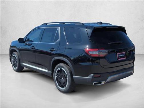 Crystal Black Pearl 2026 Honda Pilot Touring 8-Passenger