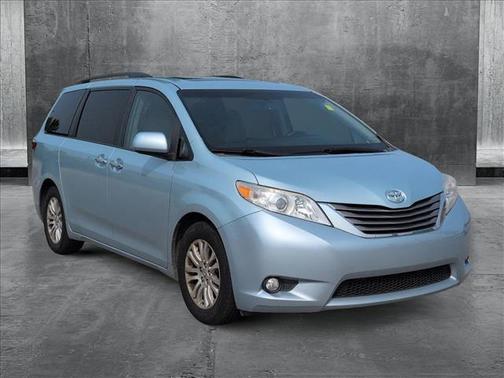 2015 Toyota Sienna XLE