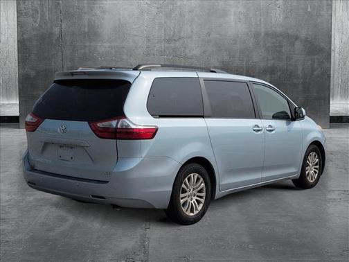 2015 Toyota Sienna XLE