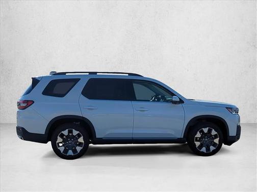 Platinum White Pearl 2026 Honda Pilot Touring 8-Passenger