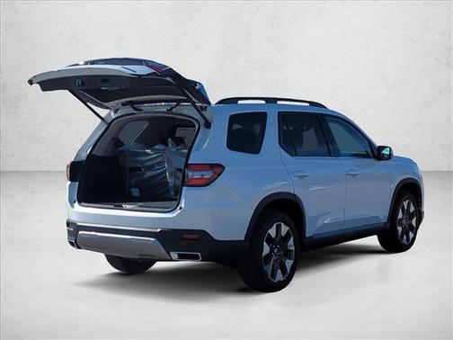 Platinum White Pearl 2026 Honda Pilot Touring 8-Passenger