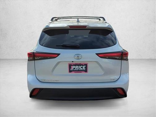 Wind Chill Pearl 2022 Toyota Highlander XLE