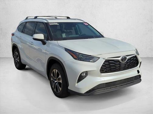 Wind Chill Pearl 2022 Toyota Highlander XLE