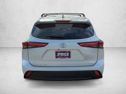 Wind Chill Pearl 2022 Toyota Highlander XLE