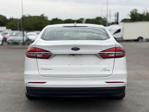 Oxford White 2019 Ford Fusion Hybrid SE