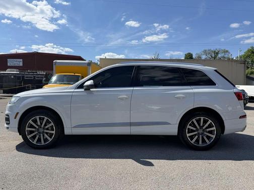 White 2017 Audi Q7 3.0T Premium