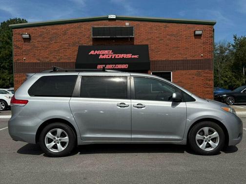 2014 Toyota Sienna LE