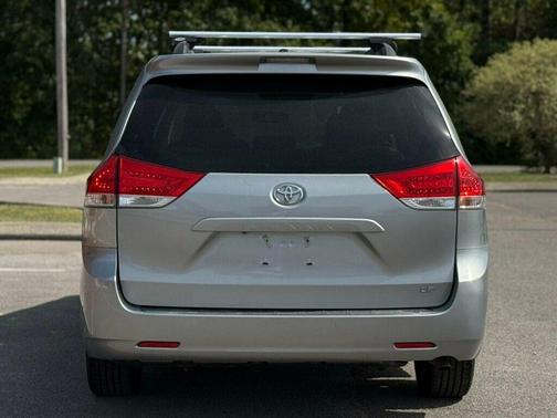 2014 Toyota Sienna LE