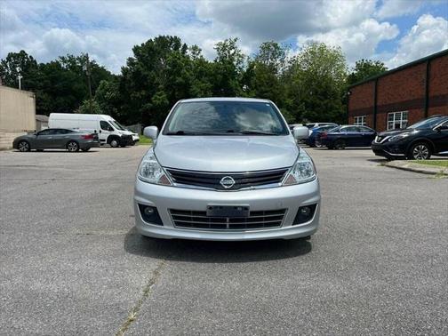 2010 Nissan Versa 1.8 SL