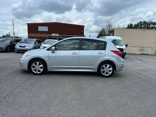 2010 Nissan Versa 1.8 SL