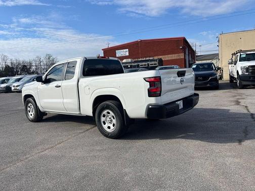 2022 Nissan Frontier S