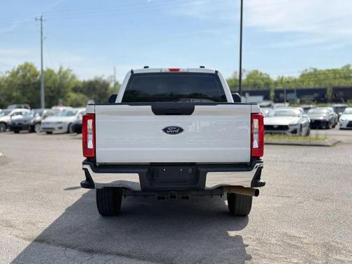 Oxford White 2024 Ford F-250 XL
