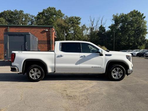 Summit White 2025 GMC Sierra 1500 SLT
