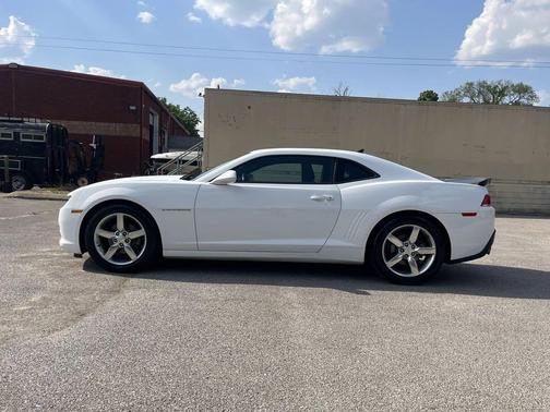 Summit White 2015 Chevrolet Camaro 1LT