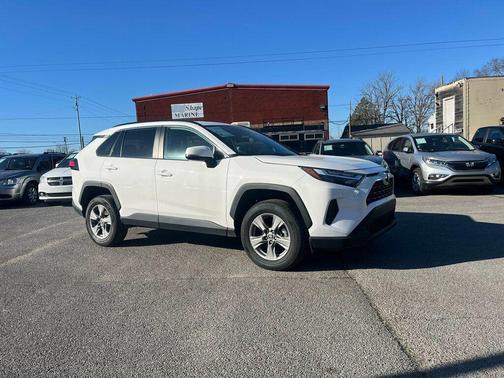 2024 Toyota RAV4 XLE