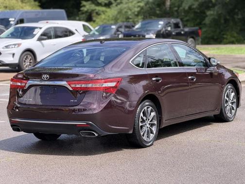 Burgundy 2016 Toyota Avalon